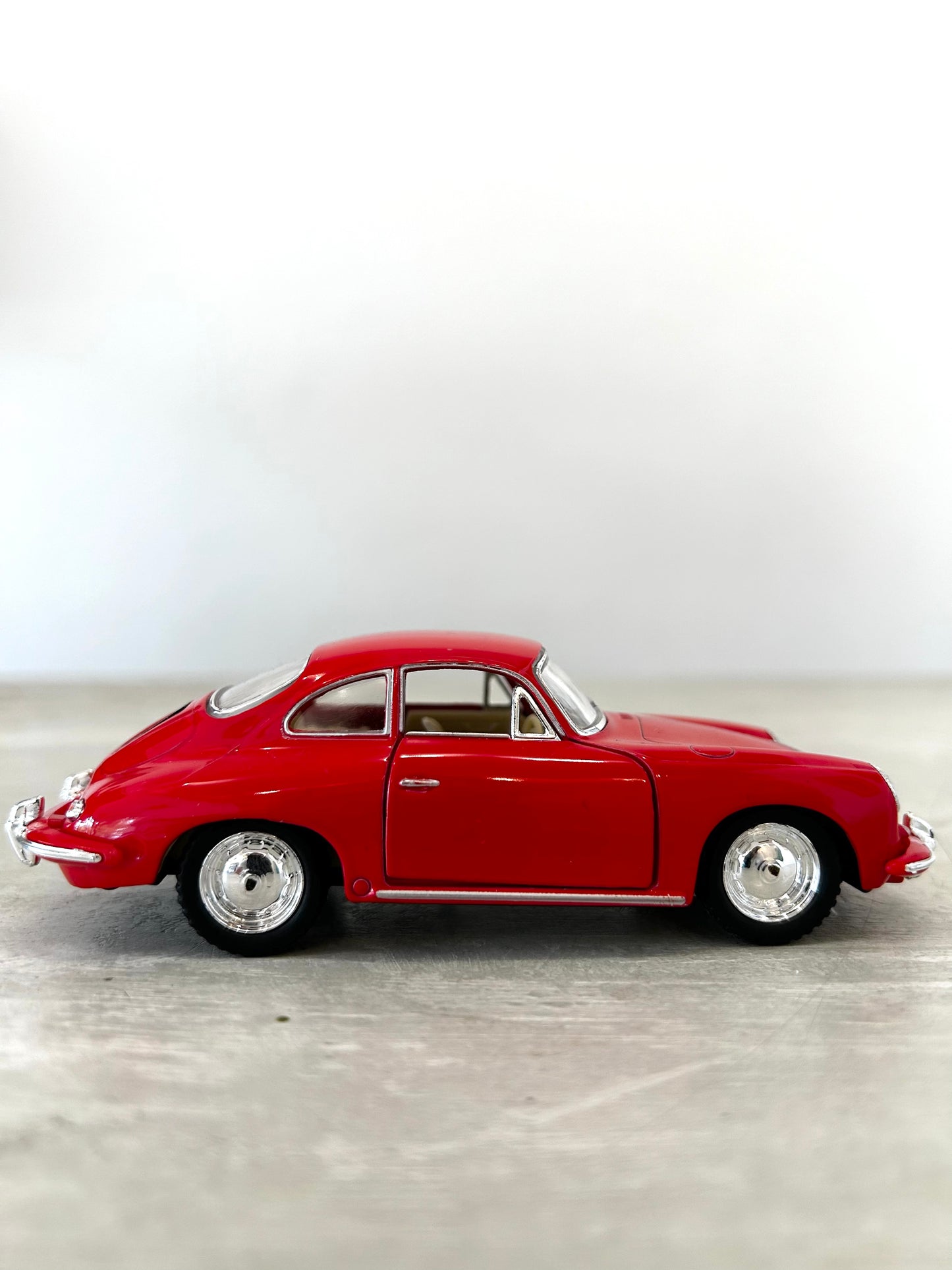 Voiture de collection Porsche 356 rouge