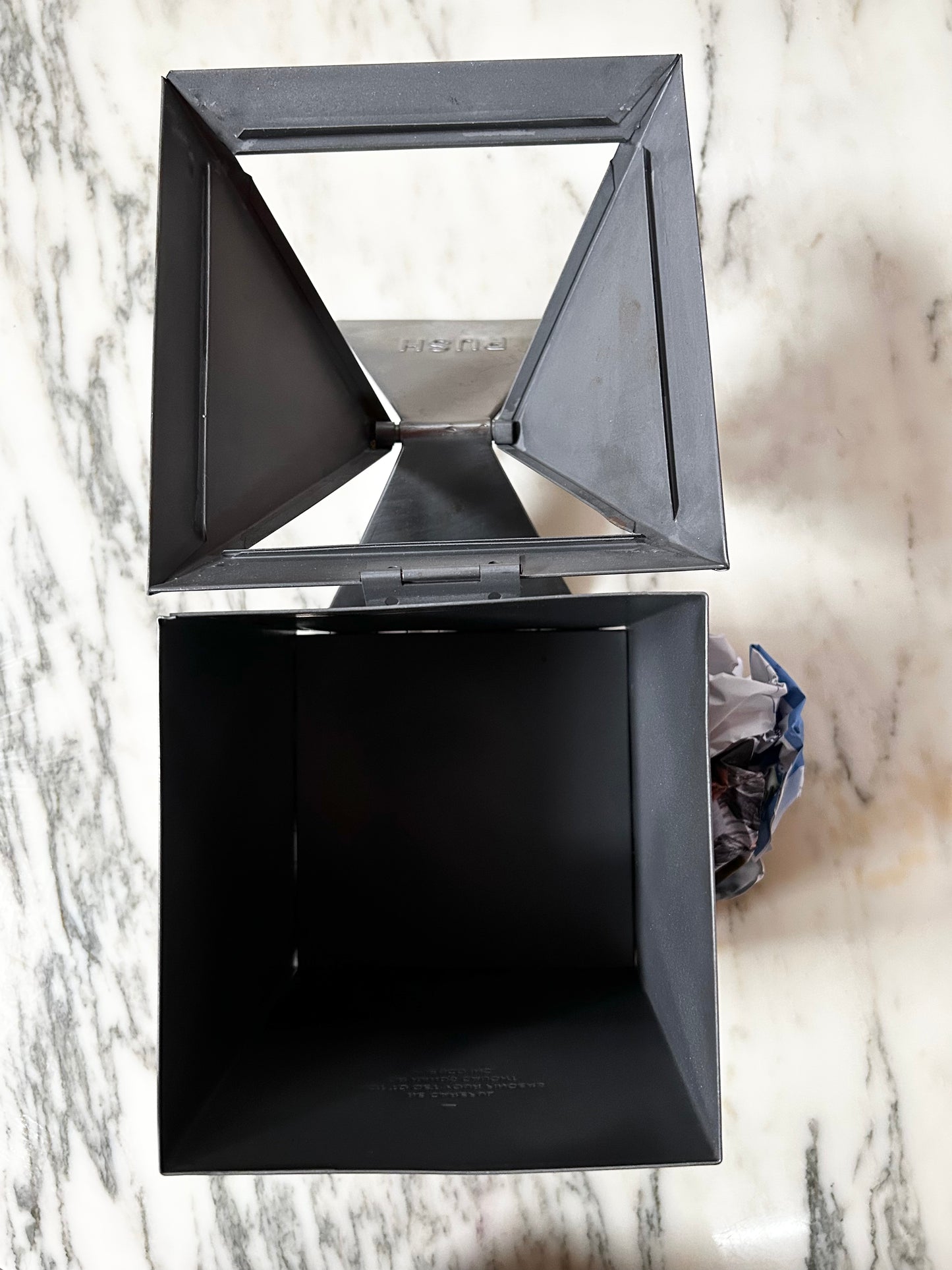 Meuble poubelle noir 54x42x136 cm Jacky - ECOTEL ANNECY