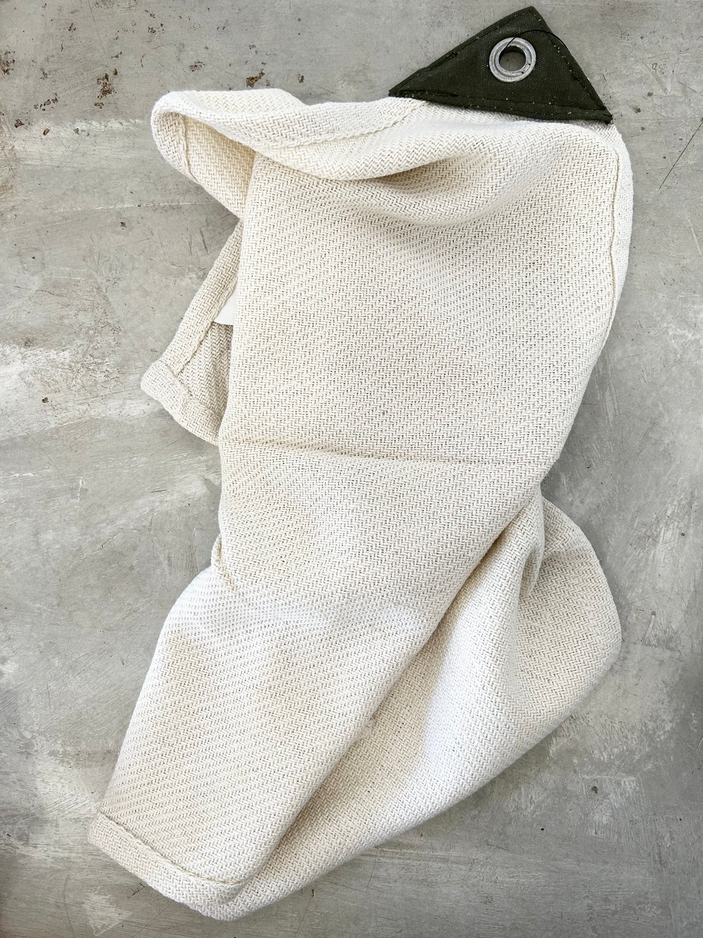 Serviette de mains en coton avec oeillet