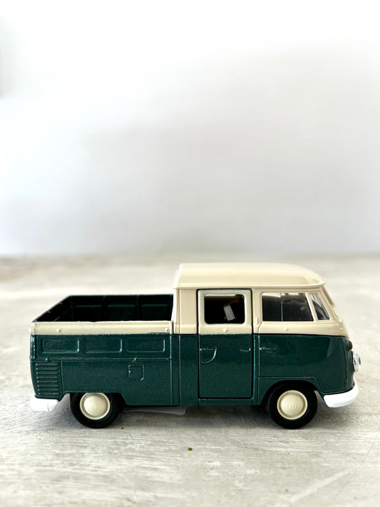 Voiture de collection Van Volkswagen Pick Up vert